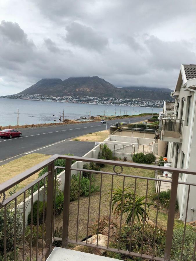 Ollava Guesthouse Simonʼs Town Exterior foto